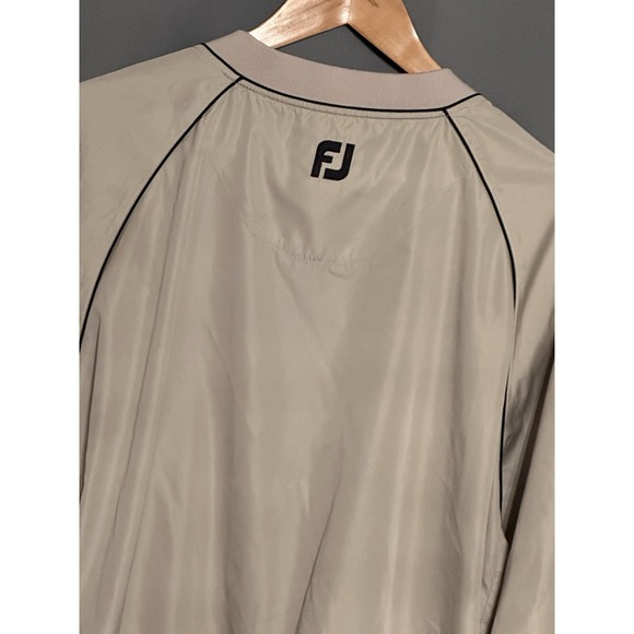 FootJoy Mens XL Tan Short Sleeve V-Neck Golf Windshirt Pullover Jacket - Picture 10 of 12